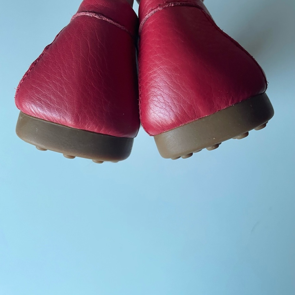 Coach Women's Bold Red Leather Loafers - Picture 3 of 7